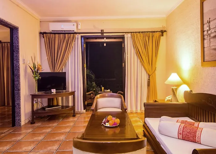 Nugraha Seaview & 3* ロヴィーナ
