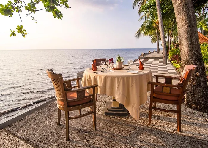 Nugraha Seaview & 3*