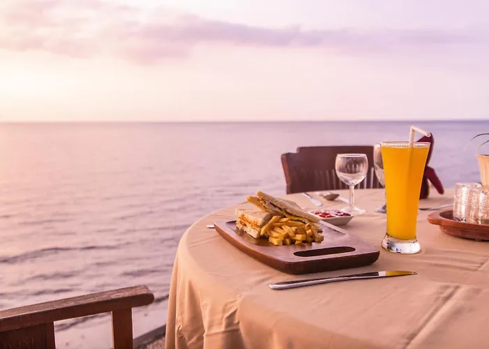 ホリデーパーク Nugraha Seaview & 3*