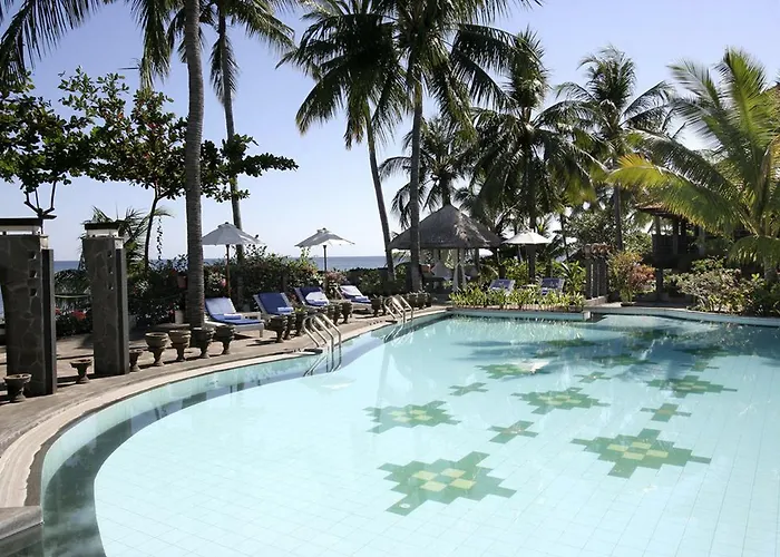 ホリデーパーク Nugraha Seaview & 3*