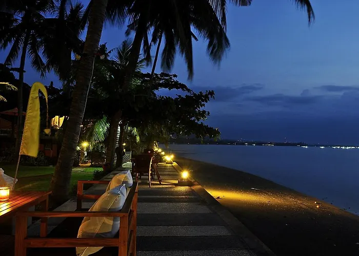 ホリデーパーク Nugraha Seaview & 3*